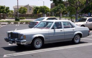 ford_granada__usa_1975_sedan_4d_1747b.jpg