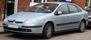 2560px-2006_Citroen_C5_Design_HDi_16.jpg