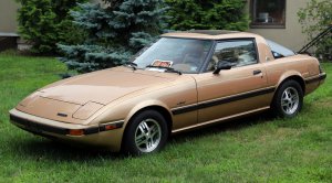 1983_Mazda_RX-7_GSL_front_left.jpg