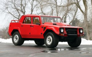 Auto_Lamborghini_Lamborghini_lm002__off-road_car_028449_.jpg