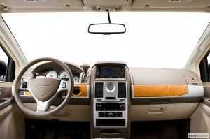 2008_chrysler_town-and-country_passenger-minivan_limited_fd_evox_1_815.jpg