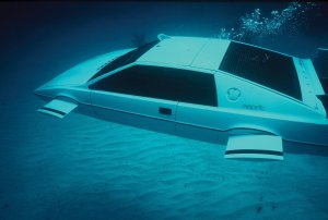 -007-Lotus-Esprit--Submarine-Car--_20.jpg