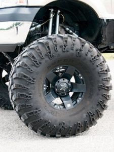 0712_8l_04_+2002_ford_f350+super_swamper_tires.jpg