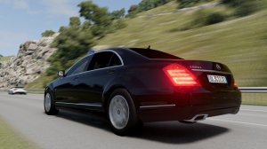 W221inmotion.jpg