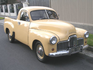 1280px-1951-1953_Holden_50-2106_01.jpg
