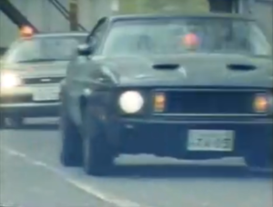 1973-ford-mustang-japanese-car-chase.png