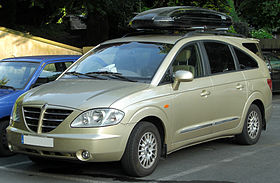 280px-SsangYong_Rodius_270_Xdi_front_20100719.jpg