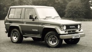 Toyota_Landcruiser_II_1988_Front_3-4_HiRes.jpg