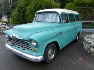 chevrolet-suburban-1956-2.jpg