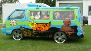scooby-doo-mystery-machine-monster-trucks1.JPG