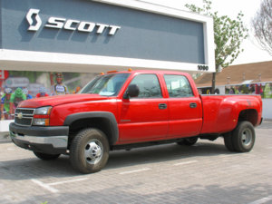 Chevrolet_3500_Silverado_Crew_Cab_Dual_2006_15314595182.jpg