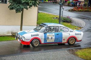 rallyskoda.jpg