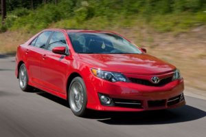 2014-toyota-camry_100435921_l.jpg