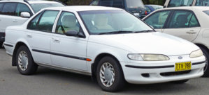 1994-1995_Ford_EF_Falcon_GLi_sedan_02.jpg