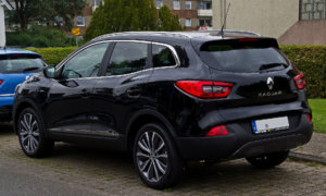 Renault_Kadjar_Bose_Edition_ENERGY_dCi_130_4x4__Heckansicht_12_September_2015_Mnster.jpg