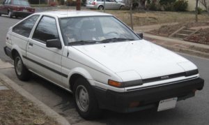 Toyota_Corolla_SR5_hatch_front.jpg