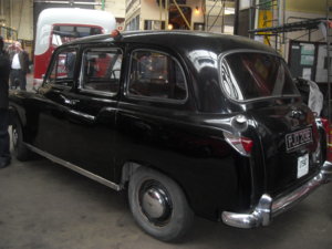 Austin_FX4_Museum_of_Transport_Manchester_1.jpg