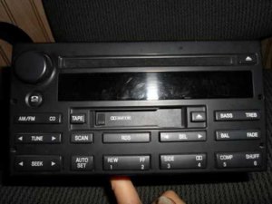 radio_for_2003_newer_ford_crown_vic_or_mercury_marauder_1030001427926016224.jpg