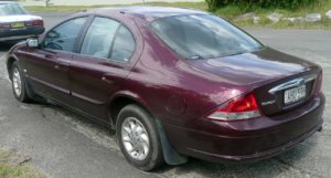 1998-2000_Ford_Fairmont_AU_sedan_2008-12-28_02.jpg