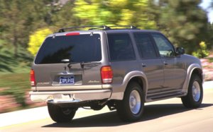 2000-ford-explorer-rear-motion-view.jpg