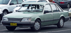 1984-1986_Holden_VK_Commodore_SL_sedan_02.jpg