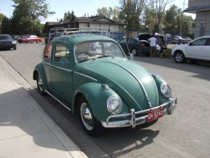 1960VolkswagenBeetle_NiceolderaircooledVolkswagen___.jpg