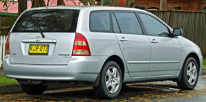 2001-2003_Toyota_Corolla_(ZZE122R)_Conquest_station_wagon_(2011-08-17)_02.jpg