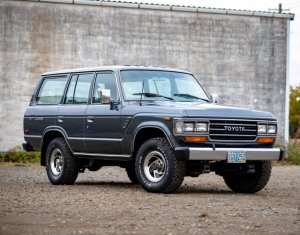 1988_toyota_land_cruiser_fj62_15397796757250d1a0e44c7e9IMG_0820-940x737.jpg