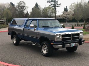 1993-dodge-ram-250-4x4-club-cab-long-bed-59l-12v-cummins-turbo-diesel-1.jpg