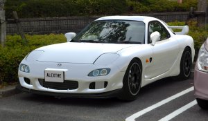 Tuned_Mazda_RX-7_Type_RB_GF-FD3S_front.jpg