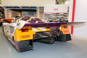 Jaguar_XJR-9_LM_rear_Heritage_Motor_Centre,_Gaydon.jpg