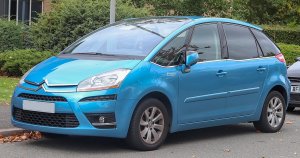 1024px-2009_Citroen_C4_Picasso_5_Exclusive_HDi_S-A_20_Front.jpg