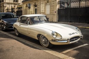 Jaguar_E-Type_Coupe.jpg