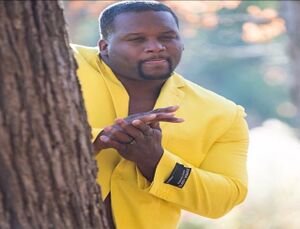 300px-The_Man_in_the_Yellow_Jacket.jpg