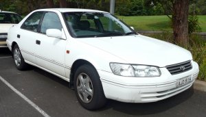 2000-2002_Toyota_Camry_SXV20R_Conquest_sedan_02.jpg