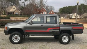 TITLE-1987-Toyota-Hilux-Side.jpg