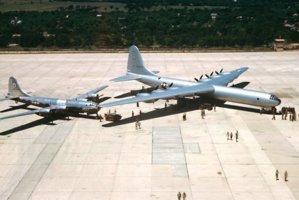 B-36aarrivalcarswell1948[1].jpg