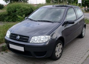1200px-Fiat_Punto_front_20080714.jpg