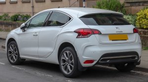 2014_Citroen_DS4_DStyle_Airdream_E-HDI_16_Rear.jpg