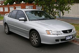 2003_Holden_Commodore_VY_II_25th_Anniversary_sedan_2016-01-04_01.jpg