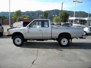 1982Datsun720KingCabPickup001-1.jpg