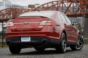 lead2-2013-ford-taurus-sho-fd.jpg