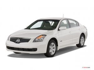 2008_nissan_altima_angularfront.jpg