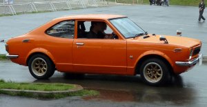Toyota_Sprinter_Trueno_TE27_orange.jpg