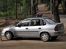 220px-Chevrolet_Corsa_16_Sedan_2009_18565390194.jpg