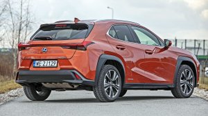 lexus-ux-cennik-2021-sylwetka.jpg