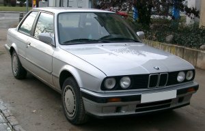 BMW_E30_front_20080116.jpg